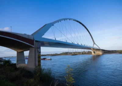 102 Nijmegen crossing 400x284